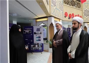 بازدید معاون تبلیغ حوزه علمیه قم از نمایشگاه «بانوی ایرانی، الگوی سوم»